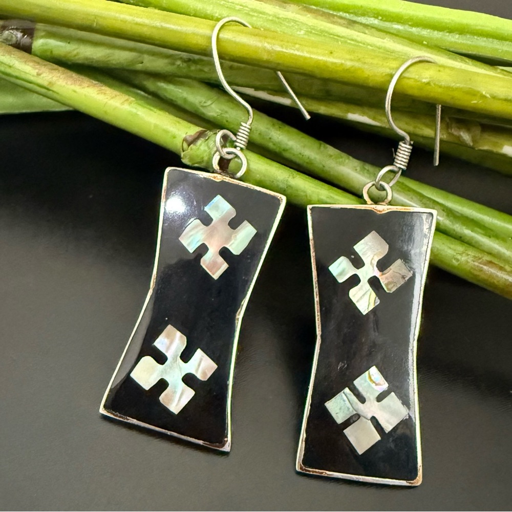 Vintage Alpaca Mexico Mexican Silver Black Enamel Abalone Inlay Dangle Earrings